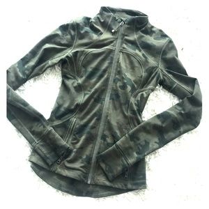 Lululemon rare camouflaged forme jacket size 2